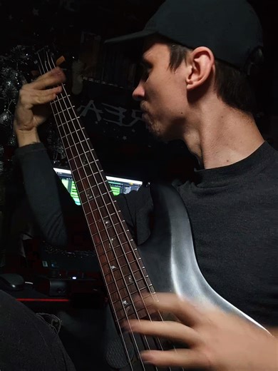 Learn Bass Guitar with Mudvayne's 'Dig'