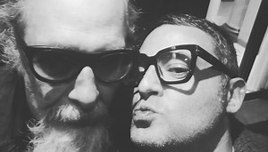 Il giornalista di Dagospia e Oggi Alberto Dandolo picchiato a sangue in casa sua: "Fatti i ca**i tuoi"