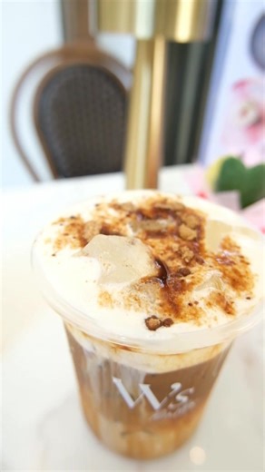 66 reactions | คาเฟ่สวยๆ ใกล้วัดภูเขาทอง เสาชิงช้า ร้าน W's Britto...