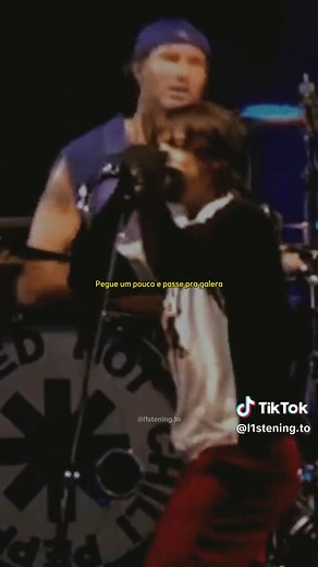 The Zephyr Song - Red Hot Chili Peppers (Live at Slane Castle, 2003). #foryou#fy#rhcp#music#rock#alternative#songs#foryoupage#thebestsong#redhotchilipeppers#anthonykiedis#fypage#poprock#90smusic