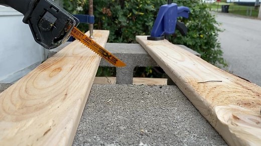 Spyder's 3x3 Reciprocating Saw Blades are dual sided so you can cut in both directions. Both sides have different tooth profiles, so you can easily switch between wood cutting and metal cutting, or wood and wood with nails. Mix, match and minimize your kit with Spyder 3x3 blades — it's like carrying two blades in one. | Spyder