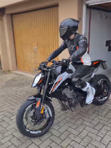 Duke 790: The Ultimate Pirelli Experience