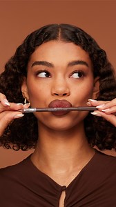 Delinea, contornea, difumina y hasta crea pecas. Chicaaaa, todo con ColorStay Multi-Liner de Revlon 🤎. #Revlon #RevlonMexico #MultiLiner #ColorStay | Revlon