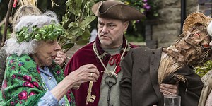 Bad Move: Series 2, Episode 6 - Village Idiot - British Comedy Guide