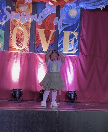 Good job VIA! you nailed it! So proud of you. Keep shining! Pre-kinder 2ND PLACER @ the Seasons of Love Poetry Recitation Contest #treesbyjoycekilmer #poem #poetrycontest2025 #viabanana #prekinder 02.21.25