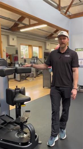 Twist from the hips… not like you’re wringing out a wet towel 🧽 This machine trains controlled rotation through the pelvis and core — great for building strength you actually use in real life. 🚫 Not for: • osteoporosis • osteopenia • scoliosis • major back injuries Light weight. Smooth motion. Respect the rotation. 🚫 and please don’t slam the weights!🙉 Be kind to your spine — it’s the only one you’ve got. Questions? Grab a trainer at Island Fitness and we’ll set you up right. #RespectTheRota