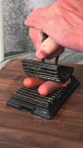 Hotdogs vs hand press #asmr #satisfying #bbq