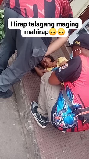 Ang alam ng mga anak mauwi ang mama nila may pasalubong na pagkain at naubos na ung tindang dahon ng pako at dahon ng gabi, taz un malalaman nasa ospital na pla at nahimatay, parang pagod at gutom kya nawalan ng malay taz hnd pa naubos ung tinda niya.. kakaiyak tlga kpag ganyan nangyayari sa tunay n buhay na mahirap maging isang mahirap😔 #highlightsシ゚followers #DAETCAMNORTE | Rafael Noel B.