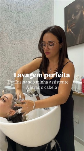 Lavagem de cabelo profissional: técnica essencial para resultados perfeitos