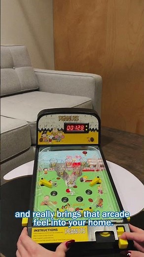 Peanuts Pinball Machine
