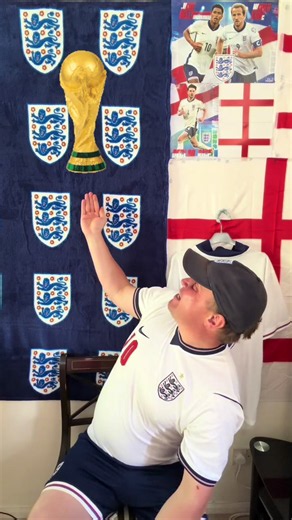 I desperately want @England to go all the way to win this World Cup 2026 Trophy! 🏴󠁧󠁢󠁥󠁮󠁧󠁿🦁🦁🦁🏴󠁧󠁢󠁥󠁮󠁧󠁿