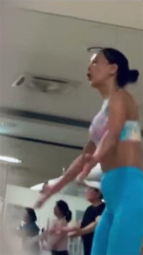 High Energy ZUMBA 💃🔥 40s FIT MOM Workout