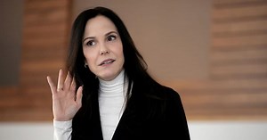 Elsbeth - Saison 2 - Épisode 16 : Piège en eaux trouples