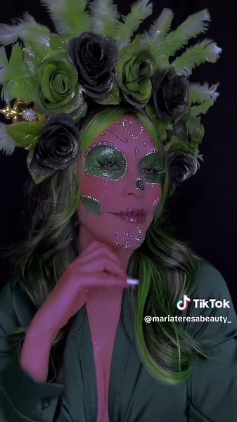 Glitter Makeup Ideas for Día de Muertos Celebrations