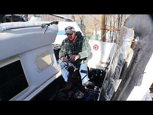 The motor in the Bayliner 2455 finally runs!