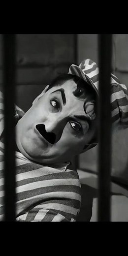 Charlie Chaplin Funny Jail Comedy #funny #charliechaplincomedy #charliechaplin #silentcomedy