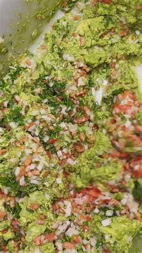 Viral Homemade Guacamole Recipe