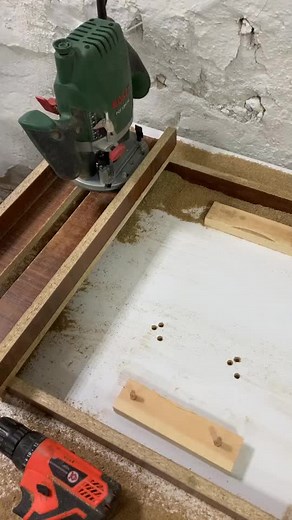 Показываю стол для выравнивания заготовок фрезером. #своимируками #woodworking #diy #wood #woodworkingfun #woodworkerlifestyle