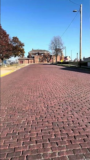 OLD MOUNT VERNON ILLINOIS ROAD ARE MADE OF BRICKS WOWWWW