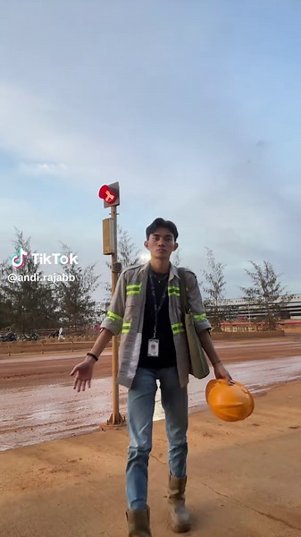 andi (@andi.rajabb)’s videos with So Easy (To Fall In Love) - Olivia Dean