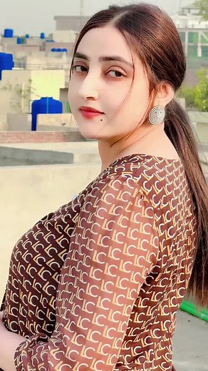 Urban Fashion Looks for Balcony Hangouts