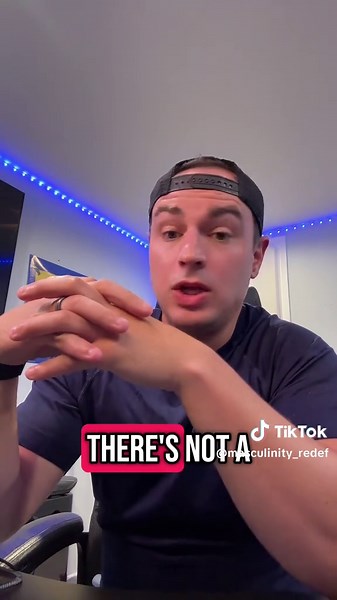 Ever notice how some guys treat muscle growth like a science experiment… but treat medicine like a conspiracy theory? 💊💪 Let’s talk about the wild contradictions in the modern masculinity pipeline. #MasculinityRedefined #G#GymTokA#AltRightPipelineC#CriticalThinkingFitnessMyths