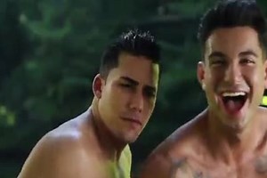 Topher DiMaggio bonks Roman Ricky at Ice Gay Tube