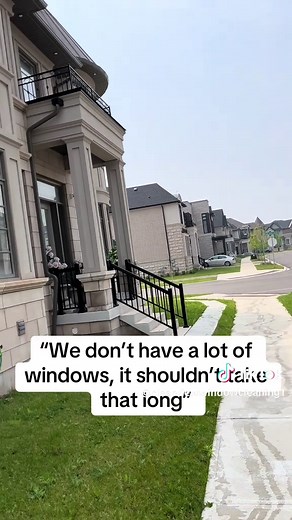 This was only one side of the house😂😂 #window #windowcleaning #cleantok #cleanwindows #sun #beforeandafter
