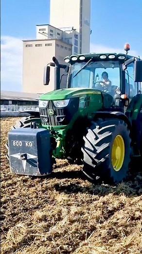 The beauty and the power - John Deere 6155R in action