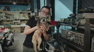 电台小叔BG5WKP带你走进TKK的电台工作室。