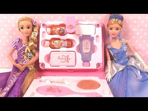 Princesses Disney Coffret Accessoires Voyage et Toilette