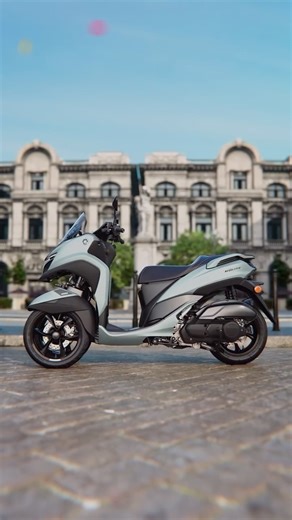 Tricity 125 😎 Élégant, compact et léger, c'est le scooter 3 roues idéal pour en ville, grâce à ses fonctionnalités qui améliorent stabilité et confiance à son guidon. Découvrez-en plus en suivant le lien dans la story 👆 #TRICITY125 #MoveLiveLove #UrbanMobility #Yamaha | Yamaha Motor