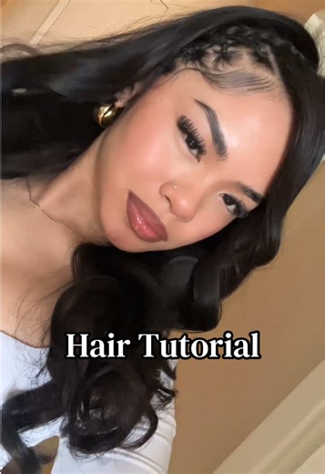 Side part baddie hairstyle🤭 #hairtutorial #sideparthairstyles #curlyhair #braidstyles #schoolhairstyles