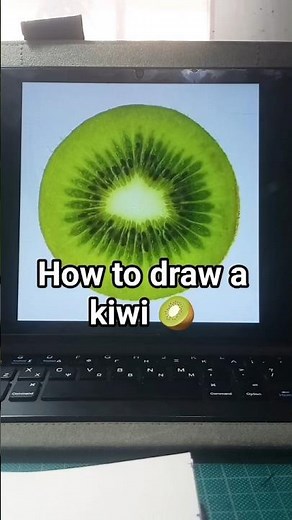 How to draw a Kiwi 🥝 ✨️Tutorial✨️! #artshorts #kiwi #tutorial #drawingprocess #colorpencildrawing