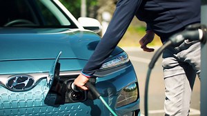 672 reactions · 117 shares | The All-New Kona Electric’s battery takes only 54 minutes to charge to 80% with a 100 kW fast-charger station. #KonaElectric | Hyundai Europe | Facebook