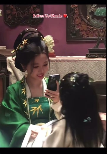 Esther Yu Shuxin & her Mini Mi ❤️🥰.