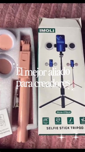 Este trípode con luces LED es perfecto para crear contenido de alta calidad. Su diseño ajustable hasta 170 cm te permite encontrar el ángulo ideal, mientras que sus luces mejoran la iluminación para resultados más claros y profesionales. 💡 Incluye luces LED integradas 📏 Altura ajustable hasta 170 cm 🎮 Control remoto para fotos y videos 🧳 Diseño portátil y fácil de usar 📱 Compatible con la mayoría de celulares Ideal para TikTok, fotos, videos, lives y más. Perfecto para creadores de contenid