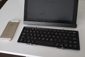 EC Technology社Bluetooth3.0折り畳み式キーボードレビュー
