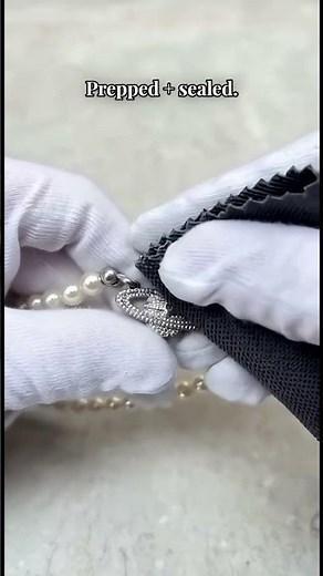 Vivienne Westwood Mini Bas Relief Pearl Choker: Real vs Copy “Cling” Test (UK)