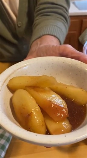 Slow Cooker Cracker Barrel Fried Apples😋 FULL RECIPE 👇 | Country Cooking