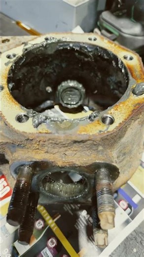 HDJ79 Swivel Hub Rebuild | Glow Up Project