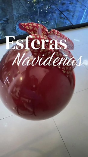 🎄Esferas gigantes rojas ♥️ Para una linda decoración navideña! #navidad #esferasnavideñas🌲🎅 #arbolnavideño