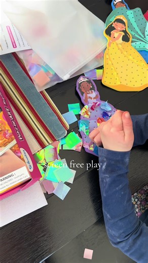 Looking for hands on screen free activities? @Skillmatics has you covered! #skillmatics #pokeart #screenfree #screenfreeplay #screenfreeactivities