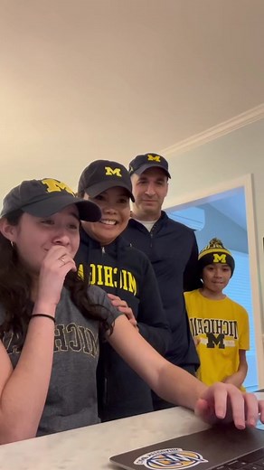 Welcome Home Wolverines! Tour of Incoming Freshmen Dorms at U of M
