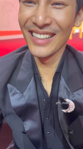 เวียดนามรอบนี่ ใครไม่โดนน้องโปขอจับมือ ถือว่าไปไม่ถึงเวียดนามนะ ลูบมือ จับมือทุกคนแล้ว พี่ส้มคอนเฟริม ฟินทุกคน 55555555555555 😂😂😂😂😂😂 @Nnattawin1 #ApoNattawin