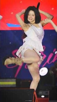 나영 NAYOUNG LIGHTSUM 라잇썸 - POSE! 4K 세로 직캠 @260403 정읍 벚꽃축제