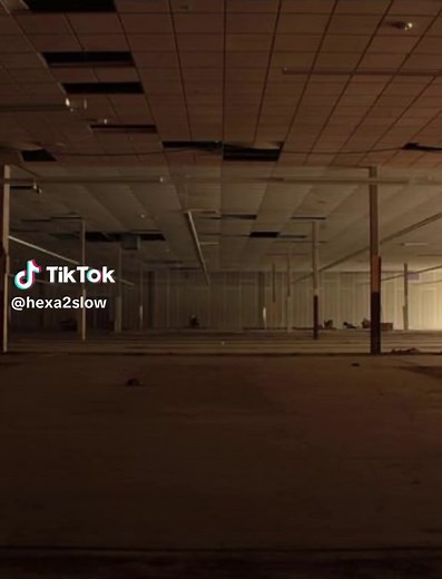 Comfort Chain - Exploring Nostalgia in Liminal Spaces