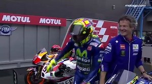 Assen TT circuit, Olanda Festeggiando dopo la gara YamahaMotoGP MotoGP | Valentino Rossi VR46 Official