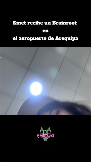 Emetsuki recibe un brainroot en aeropuerto #emet #emetsuki #kickperu #glogloking #parati #foryoupage❤️❤️ #paratii #fypシ゚ #zully #macarius