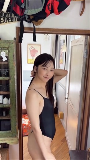 Former STU48 member Yuka Oki admitted she was embarrassed to wear a thong. Check out her gravure ...